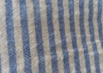 Tissu rayé bleu ciel et blanc en double gaze de coton